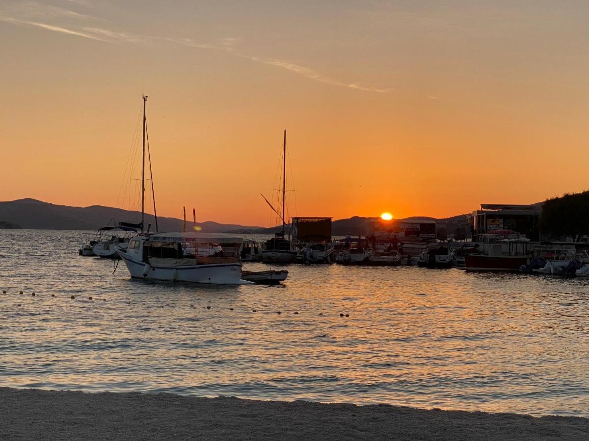 Apartmani Area Doma Trogir Eksteriør billede